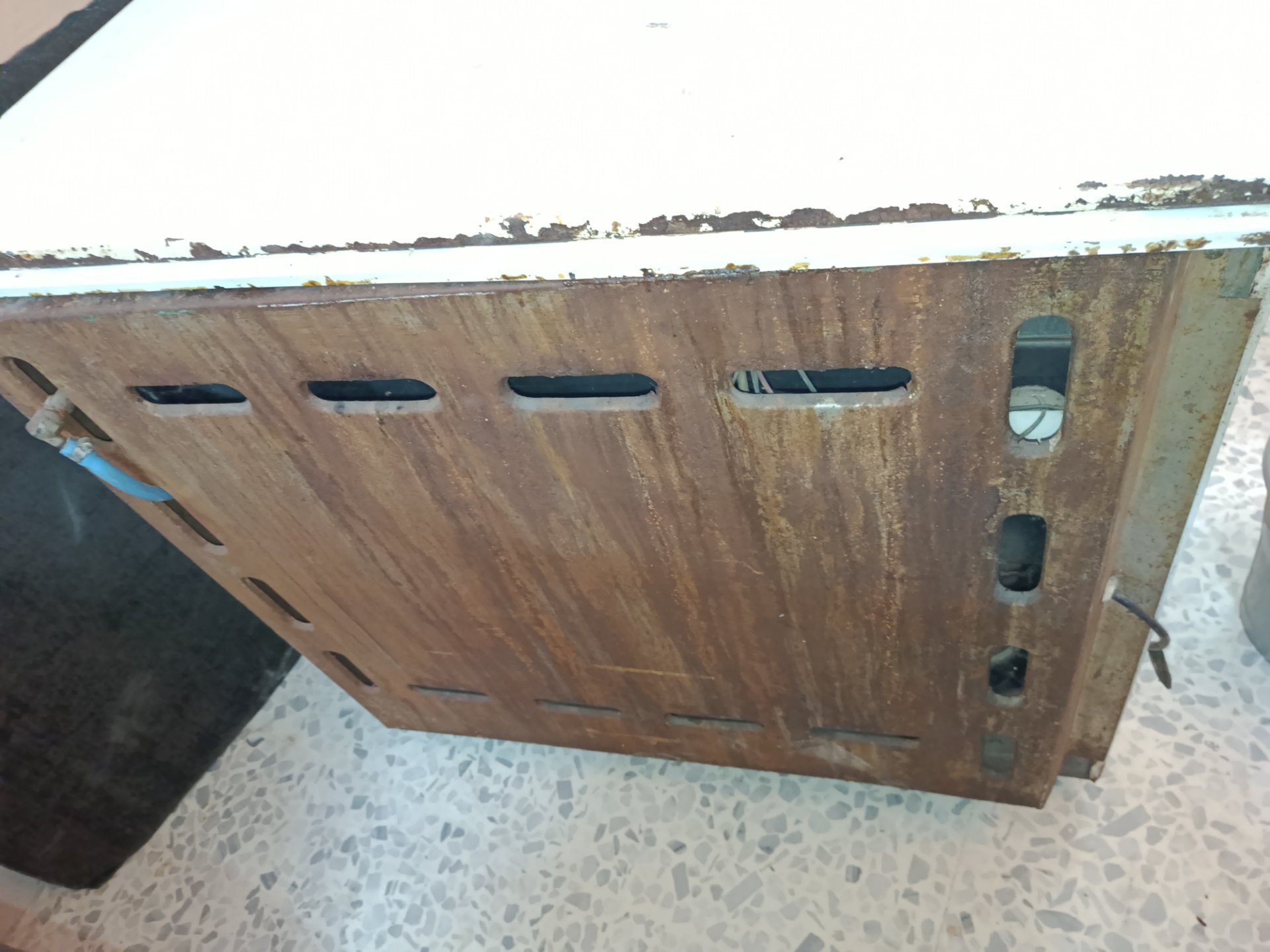 رفراف أمامي أيسر